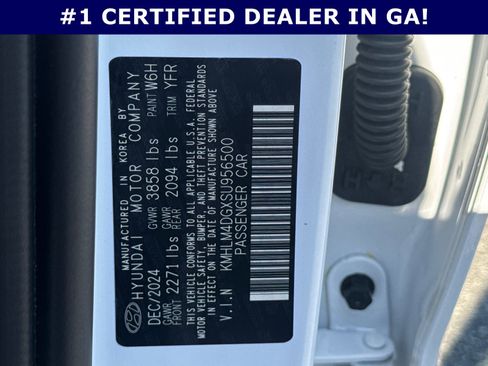 Certified 2025 Hyundai Elantra Sport image 34