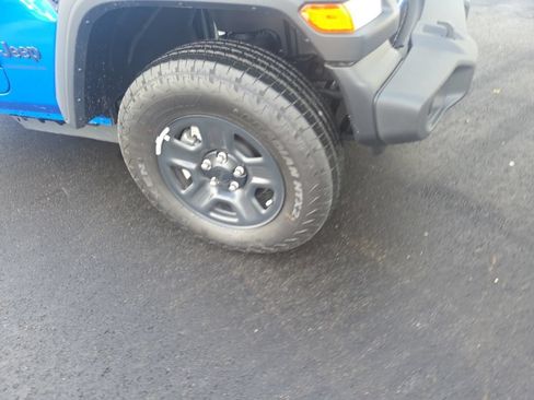 Used 2026 Jeep Wrangler Sport AWD/4WD image 17