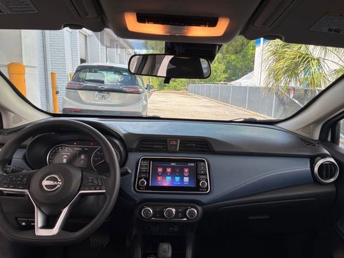 Used 2025 Nissan Versa SV image 33