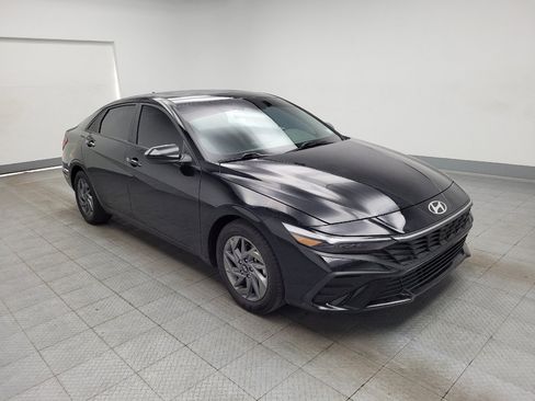 Used 2024 Hyundai Elantra SEL FWD image 13