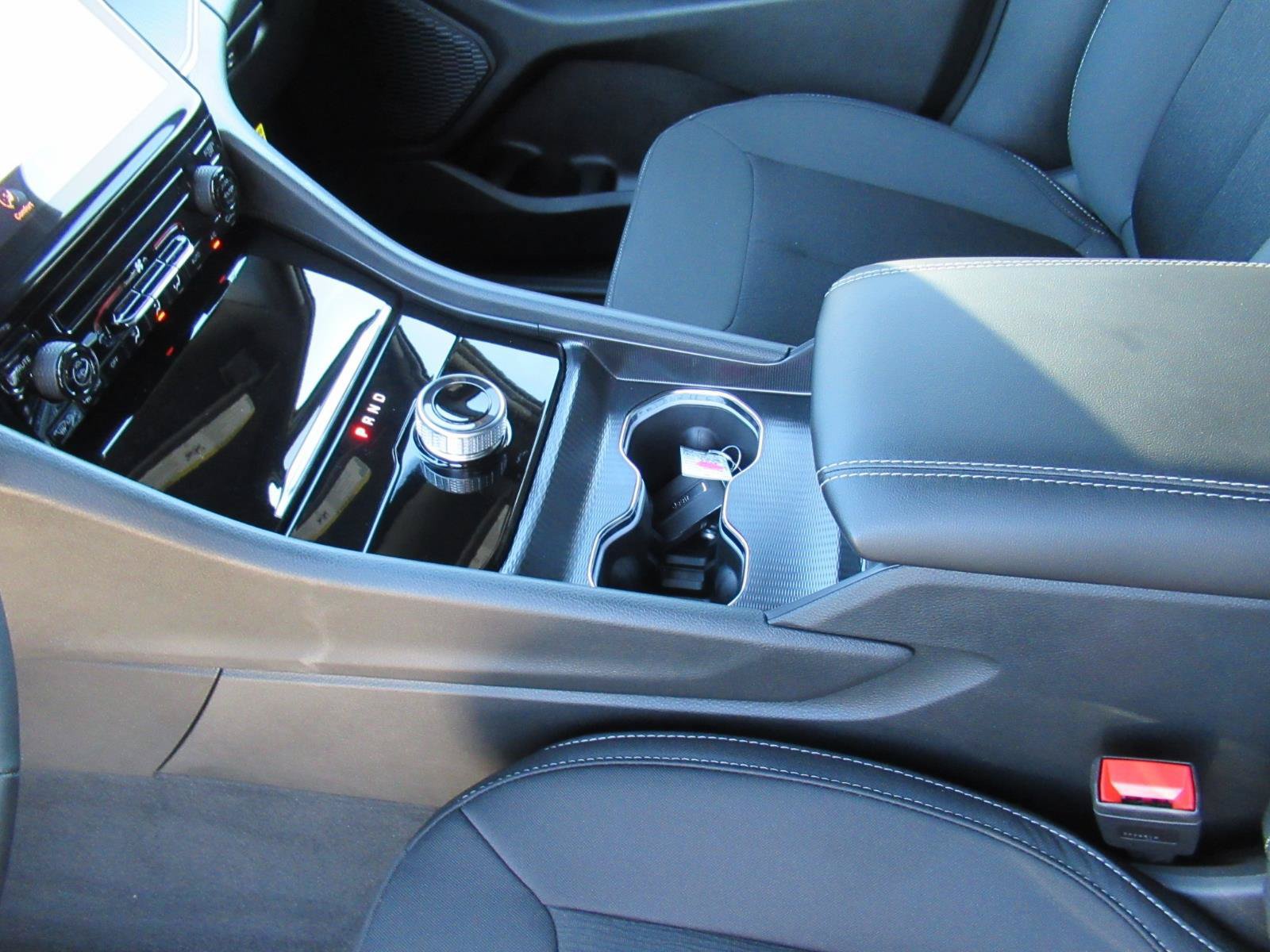 New 2027 Jeep Grand Cherokee Laredo RWD image 17