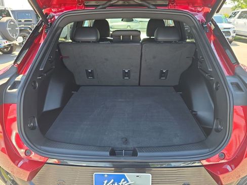 Used 2024 Chevrolet Equinox EV LT image 24