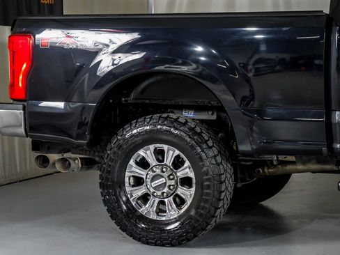 Used 2019 Ford F250 XLT w/ XLT Premium Package image 6