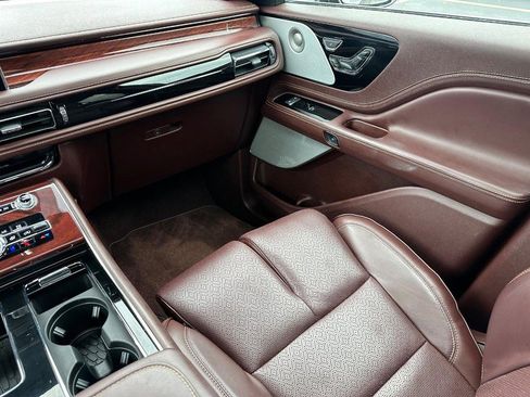 Certified 2023 Lincoln Aviator Black Label w/ Dynamic Handling Package image 21