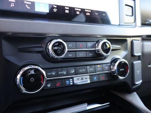 Used 2025 Ford F450 Platinum w/ Platinum Plus Package image 23