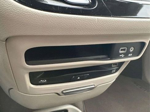 Used 2018 Chrysler Pacifica Touring-L Plus image 30