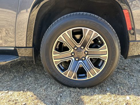 Used 2024 Jeep Wagoneer L Series II image 20