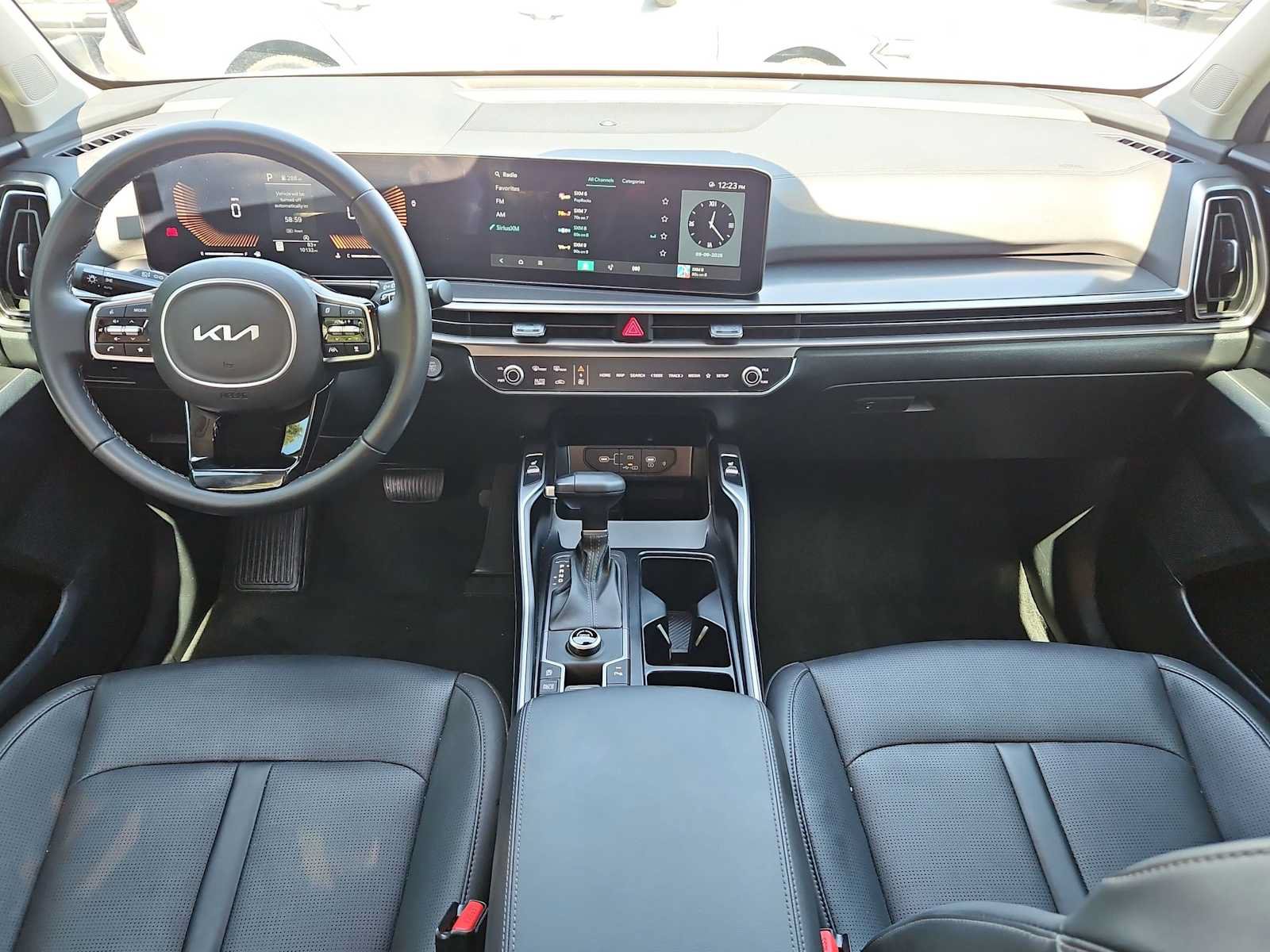Certified 2025 Kia Sorento S FWD image 15