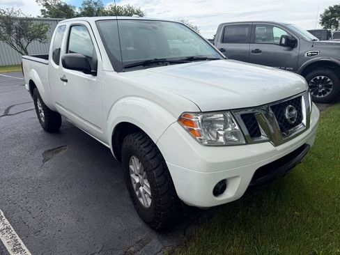 Used 2015 Nissan Frontier PRO-4X AWD/4WD image 4