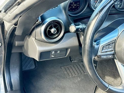 Used 2017 FIAT 124 Spider Lusso image 11