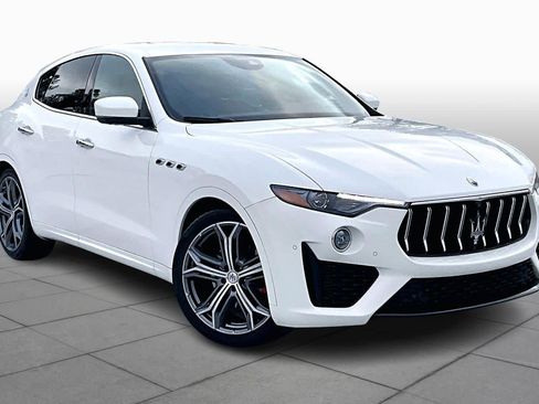 Used 2021 Maserati Levante image 3