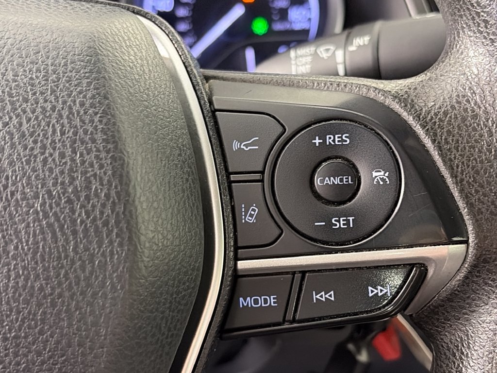 Used 2021 Toyota Camry LE FWD image 16