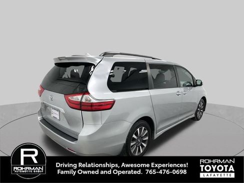 Used 2019 Toyota Sienna Limited Premium AWD/4WD image 6