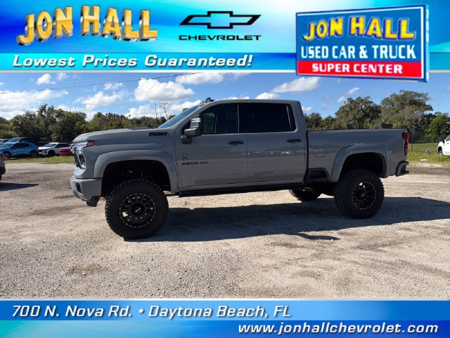 Used 2024 Chevrolet Silverado 2500 LTZ w/ LTZ Plus Package AWD/4WD image 3