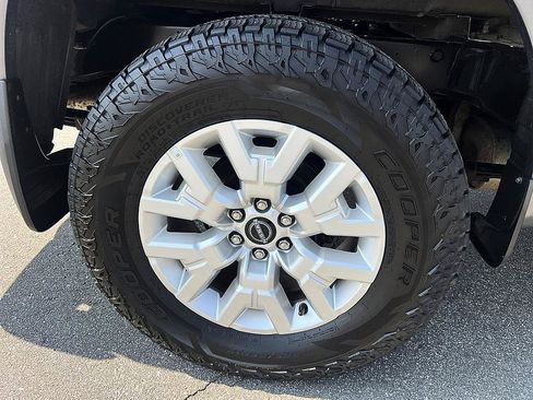 Certified 2023 Nissan Frontier SV AWD/4WD image 11