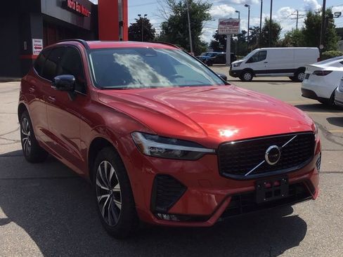 Used 2023 Volvo XC60 B5 Plus AWD/4WD image 1