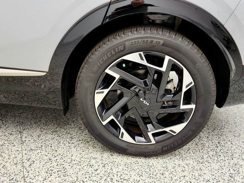 Used 2025 Kia Sportage SX FWD image 9
