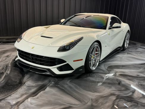 Used 2015 Ferrari F12 Berlinetta RWD image 27