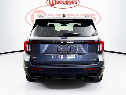 Used 2025 Ford Explorer ST-Line w/ ST-Line Street Pack AWD/4WD image 9