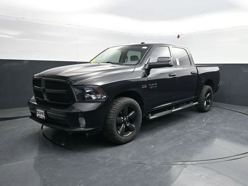 Used 2017 RAM 1500 Express w/ Black Ram 1500 Express Group AWD/4WD image 4
