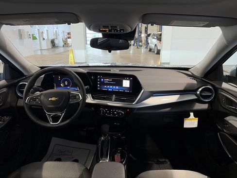 New 2026 Chevrolet Trax LT w/ Sunroof Package image 13