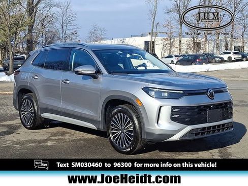 Certified 2025 Volkswagen Tiguan S w/ 18" Wheel Package image 1