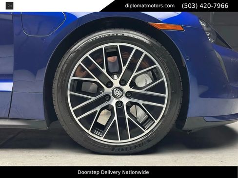 Used 2020 Porsche Taycan image 39