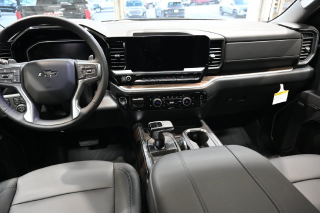 New 2026 Chevrolet Silverado 1500 RST w/ Redline Edition AWD/4WD image 15