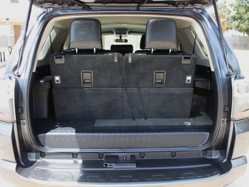 Used 2016 Toyota 4Runner SR5 RWD image 7