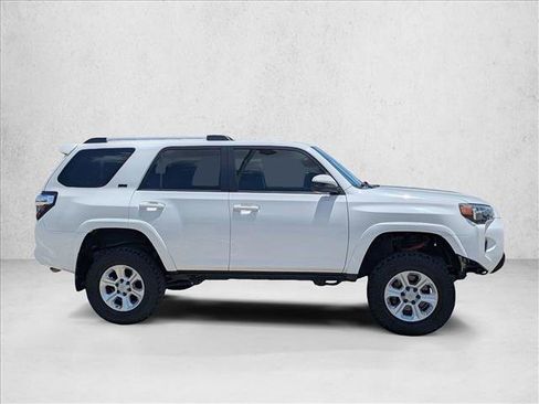 Used 2020 Toyota 4Runner SR5 AWD/4WD image 4