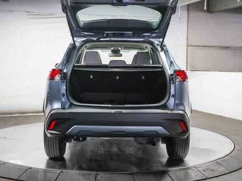 Certified 2022 Toyota Corolla Cross L image 27