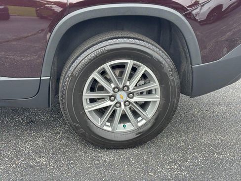 Certified 2023 Chevrolet Traverse LT FWD image 9