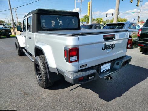 Used 2022 Jeep Gladiator Sport image 7