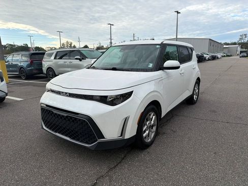 Certified 2024 Kia Soul LX w/ Option Group 015 FWD image 9