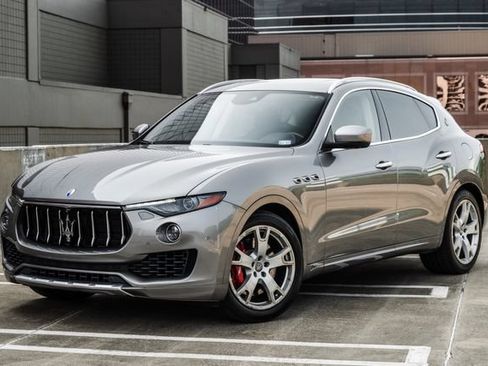 Used 2017 Maserati Levante S AWD/4WD image 36
