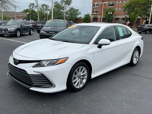 Used 2023 Toyota Camry LE FWD image 3