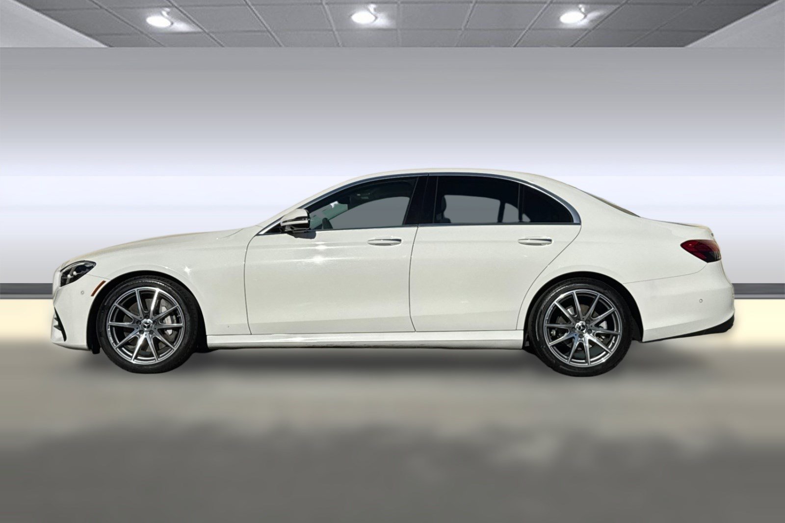Used 2022 Mercedes-Benz E 350 Sedan image 2