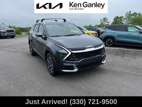 Used 2024 Kia Sportage EX AWD/4WD image 3