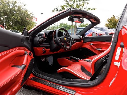 Used 2022 Ferrari F8 Tributo RWD image 26