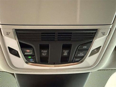 Used 2024 Acura MDX SH-AWD w/ Advance Package image 29