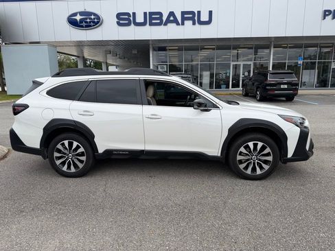 Used 2023 Subaru Outback Limited AWD/4WD image 2