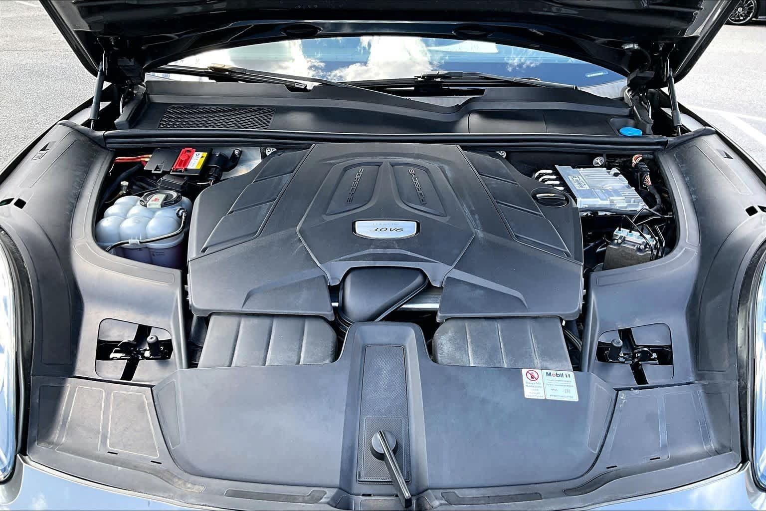 Used 2020 Porsche Cayenne AWD/4WD image 30