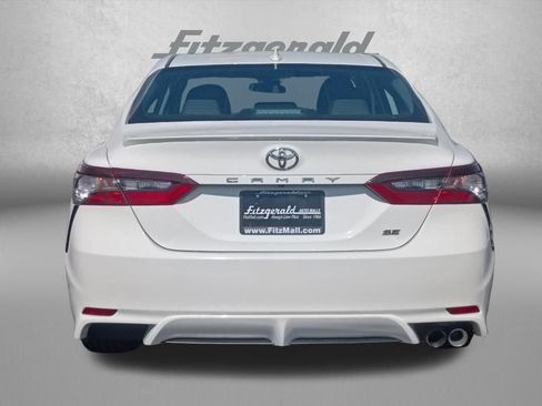 Used 2021 Toyota Camry SE FWD image 5