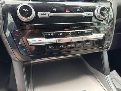 Used 2023 Ford Explorer Limited w/ Limited Technology Package image 28