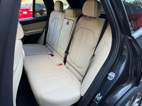 Used 2021 BMW X5 xDrive40i w/ Premium Package AWD/4WD image 31