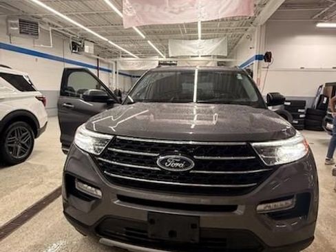 Used 2021 Ford Explorer XLT w/ Equipment Group 202A AWD/4WD image 1