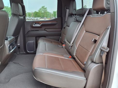 Used 2023 GMC Sierra 1500 Denali w/ Technology Package AWD/4WD image 17