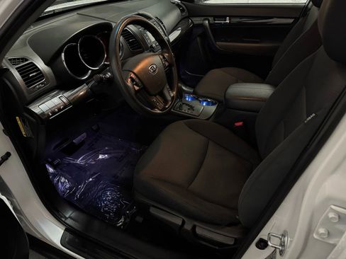 Used 2013 Kia Sorento LX w/ Convenience Pkg image 15