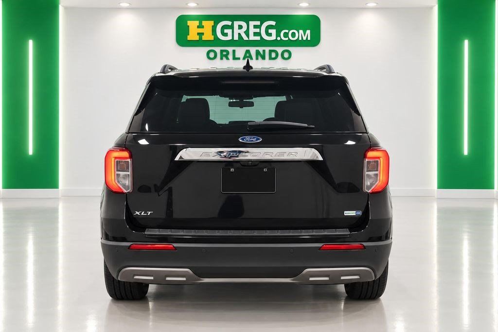 Used 2020 Ford Explorer XLT w/ Equipment Group 202A AWD/4WD image 8