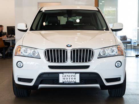Used 2014 BMW X3 xDrive28i w/ Technology Package AWD/4WD image 2